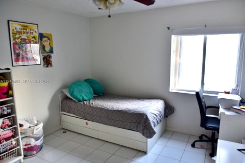 Villa ou maison à vendre à Pembroke Pines, Floride: 4 chambres, 173.54 m2 № 2004968 - photo 24