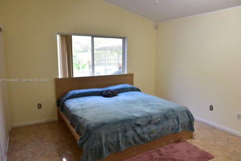 Villa ou maison à vendre à Pembroke Pines, Floride: 4 chambres, 173.54 m2 № 2004968 - photo 11