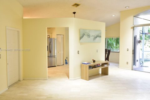 Villa ou maison à vendre à Pembroke Pines, Floride: 4 chambres, 173.54 m2 № 2004968 - photo 2