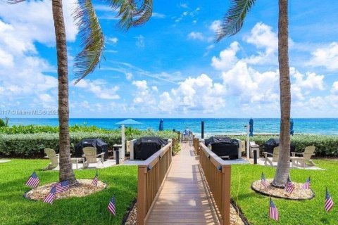 Studio in the Condo in Hillsboro Beach, Florida  № 2014083 - photo 3