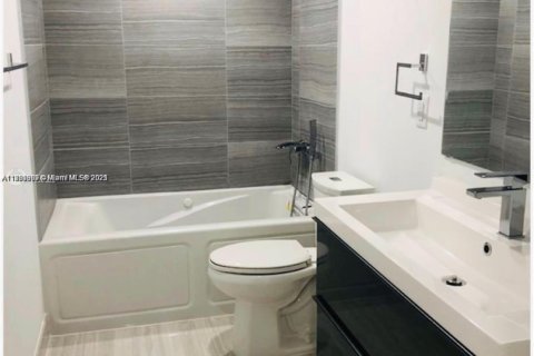 Copropriété à louer à Sunny Isles Beach, Floride: 2 chambres, 101.64 m2 № 1887662 - photo 14