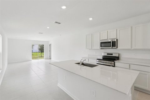 House in Eagle Lake, Florida 3 bedrooms, 132.76 sq.m. № 1810668 - photo 11