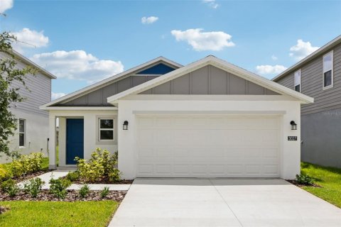 House in Eagle Lake, Florida 3 bedrooms, 132.76 sq.m. № 1810668 - photo 1