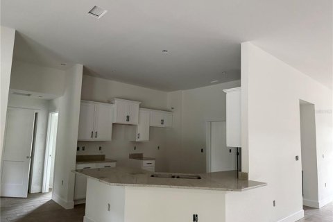 Villa ou maison à vendre à North Port, Floride: 4 chambres, 210.42 m2 № 2107285 - photo 3