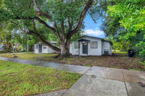 House in Orlando, Florida 5 bedrooms, 235.6 sq.m. № 2405779 - photo 3