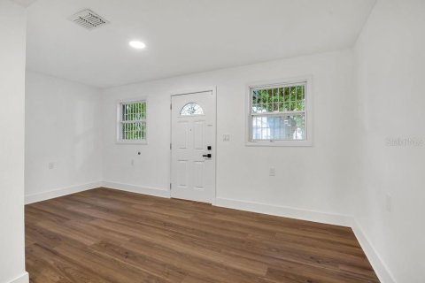 House in Orlando, Florida 5 bedrooms, 235.6 sq.m. № 2405779 - photo 16