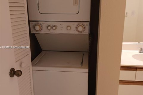Copropriété à vendre à Pompano Beach, Floride: 1 chambre, 58.81 m2 № 2091360 - photo 11