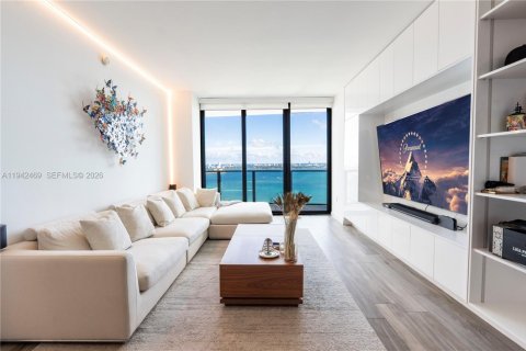 Condo in Miami, Florida, 1 bedroom № 2090753 - photo 3