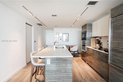 Condo in Miami, Florida, 1 bedroom № 2090753 - photo 6