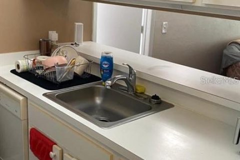 Снять в аренду кондоминиум в Гейнсвилл, Флорида 8 комнат, 113.81м2, № 2148899 - фото 4