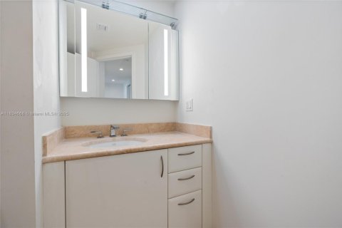 Condo in Miami, Florida, 3 bedrooms  № 1817024 - photo 21