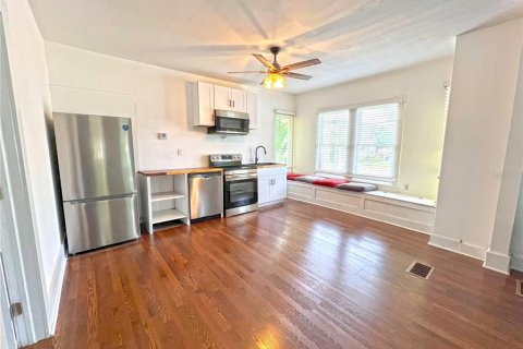 Propiedad comercial en venta en New Smyrna Beach, Florida, 4 dormitorios, 210.7 m2 № 2330449 - foto 15