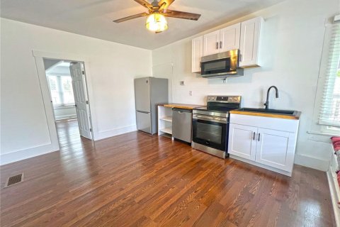 Propiedad comercial en venta en New Smyrna Beach, Florida, 4 dormitorios, 210.7 m2 № 2330449 - foto 21
