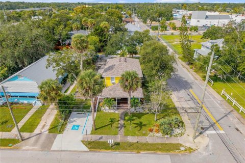 Propiedad comercial en venta en New Smyrna Beach, Florida, 4 dormitorios, 210.7 m2 № 2330449 - foto 13