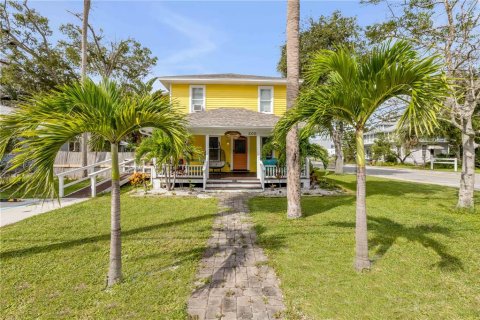 Immobilier commercial à New Smyrna Beach, Floride 4 chambres, 210.7 m2 № 2330449