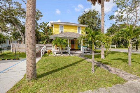 Propiedad comercial en venta en New Smyrna Beach, Florida, 4 dormitorios, 210.7 m2 № 2330449 - foto 3