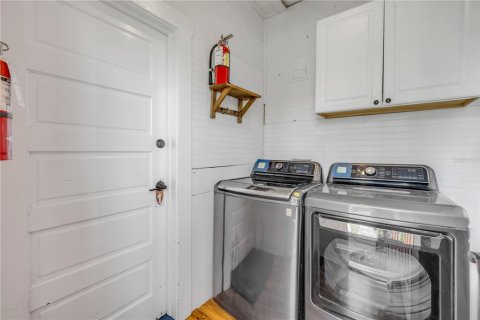 Propiedad comercial en venta en New Smyrna Beach, Florida, 4 dormitorios, 210.7 m2 № 2330449 - foto 22