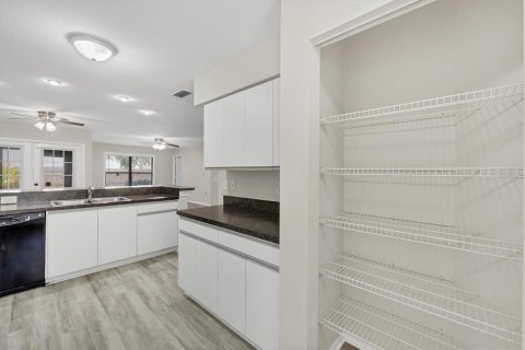 Condo in Bradenton, Florida, 2 bedrooms  № 1874009 - photo 10