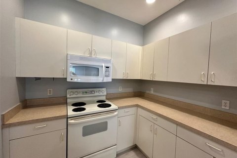 Villa ou maison à louer à Port Charlotte, Floride: 2 chambres, 110.55 m2 № 2289752 - photo 3