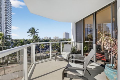 Condo in Aventura, Florida, 2 bedrooms  № 2061759 - photo 4