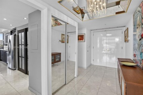 Condo in Aventura, Florida, 2 bedrooms  № 2061759 - photo 27