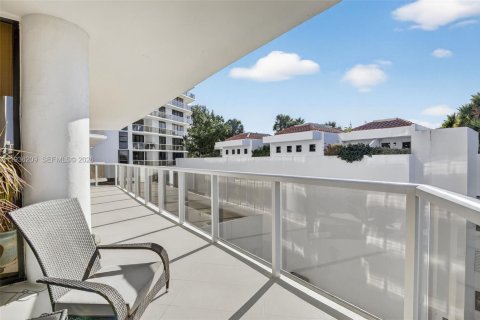 Condo in Aventura, Florida, 2 bedrooms  № 2061759 - photo 2