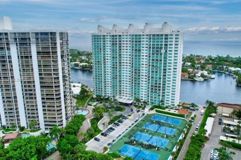 Condo in Aventura, Florida, 2 bedrooms  № 2061759 - photo 5