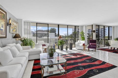 Condo in Aventura, Florida, 2 bedrooms  № 2061759 - photo 7