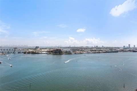 Купить кондоминиум в Майами, Флорида 1 спальня, 72.46м2, № 1830983 - фото 2