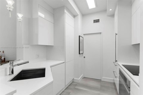 Купить кондоминиум в Майами, Флорида 1 спальня, 72.46м2, № 1830983 - фото 17