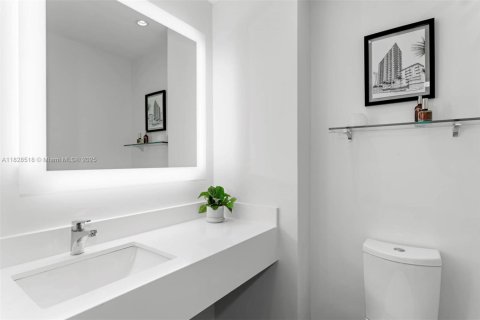 Купить кондоминиум в Майами, Флорида 1 спальня, 72.46м2, № 1830983 - фото 26