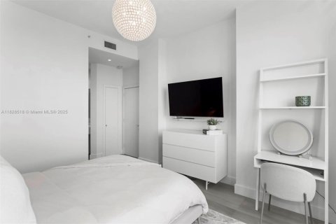 Купить кондоминиум в Майами, Флорида 1 спальня, 72.46м2, № 1830983 - фото 21