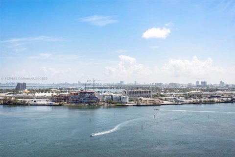 Купить кондоминиум в Майами, Флорида 1 спальня, 72.46м2, № 1830983 - фото 3