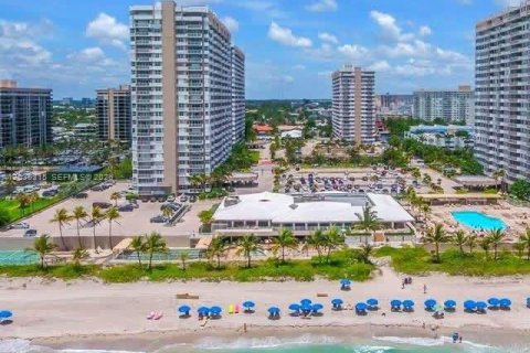 Condo à Hallandale Beach, Floride, 2 chambres  № 2084723