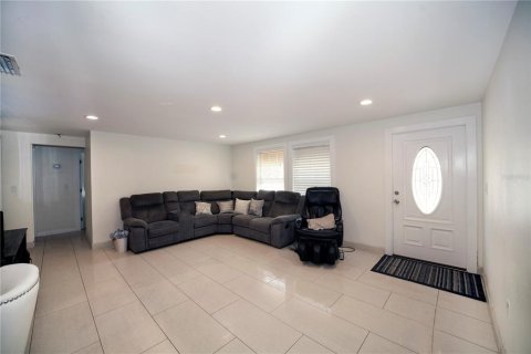 House in Sarasota, Florida 3 bedrooms, 187.11 sq.m. № 2102299 - photo 5