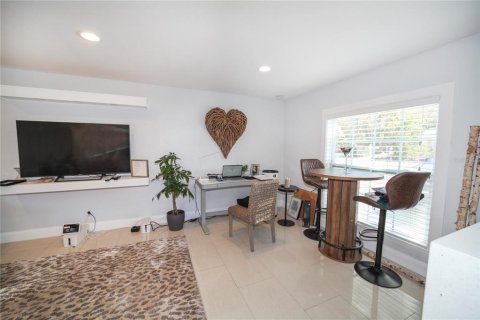 House in Sarasota, Florida 3 bedrooms, 187.11 sq.m. № 2102299 - photo 11