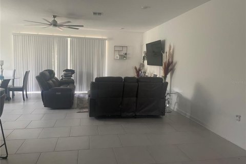 Casa en alquiler en Davenport, Florida, 5 dormitorios, 306.67 m2 № 1824942 - foto 16
