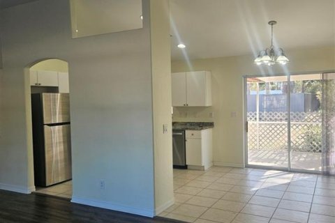 Casa en alquiler en North Port, Florida, 3 dormitorios, 110 m2 № 2109123 - foto 3