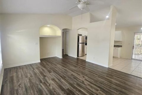 Casa en alquiler en North Port, Florida, 3 dormitorios, 110 m2 № 2109123 - foto 5