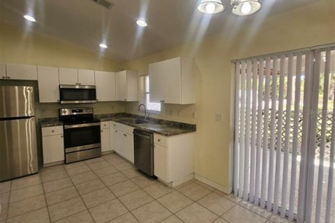 Casa en alquiler en North Port, Florida, 3 dormitorios, 110 m2 № 2109123 - foto 13