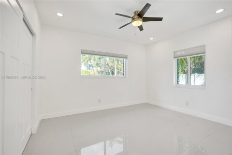 Купить виллу или дом в Норт-Майами, Флорида 3 спальни, 203.27м2, № 2008530 - фото 19