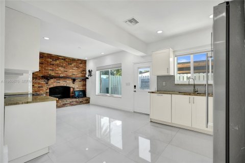 Купить виллу или дом в Норт-Майами, Флорида 3 спальни, 203.27м2, № 2008530 - фото 16