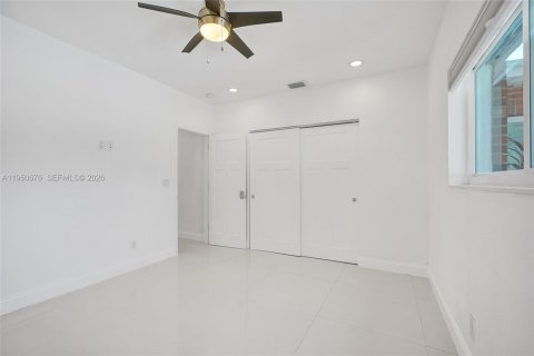 Купить виллу или дом в Норт-Майами, Флорида 3 спальни, 203.27м2, № 2008530 - фото 25