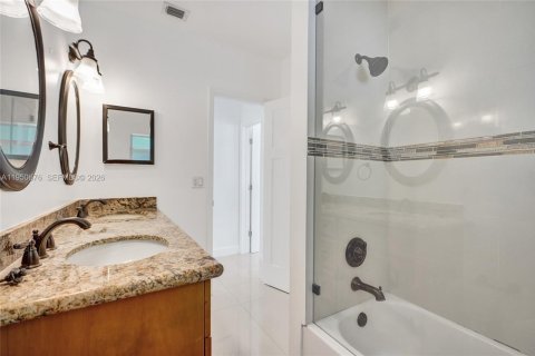 Купить виллу или дом в Норт-Майами, Флорида 3 спальни, 203.27м2, № 2008530 - фото 21