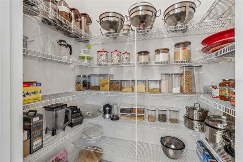 Купить виллу или дом в Уэсли-Чепел, Флорида 13 комнат, 384.52м2, № 2093142 - фото 17