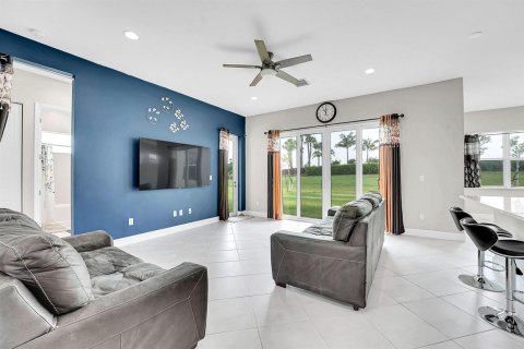 Villa ou maison à louer à Westlake, Floride: 4 chambres, 201.13 m2 № 2254606 - photo 5