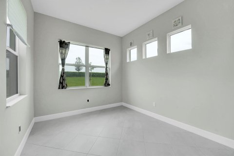 Villa ou maison à louer à Westlake, Floride: 4 chambres, 201.13 m2 № 2254606 - photo 10