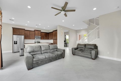 Villa ou maison à louer à Westlake, Floride: 4 chambres, 201.13 m2 № 2254606 - photo 6