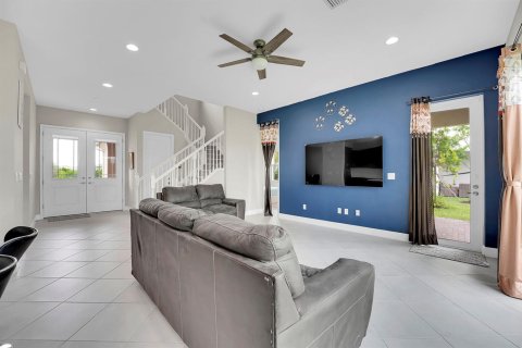 Villa ou maison à louer à Westlake, Floride: 4 chambres, 201.13 m2 № 2254606 - photo 7