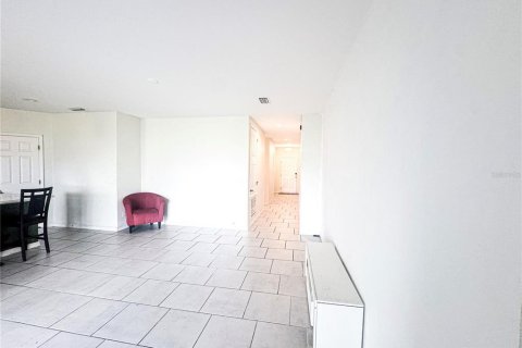 Casa en venta en Haines City, Florida, 4 dormitorios, 169.08 m2 № 2381273 - foto 8